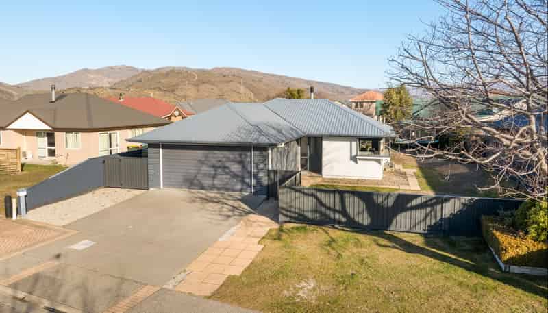 4 Fenwick Crescent, Cromwell