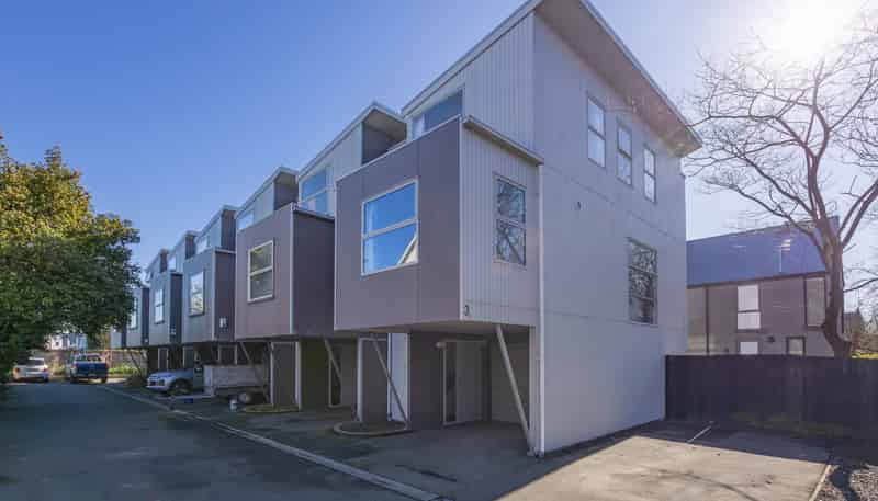 1/3 Grove Road, Addington