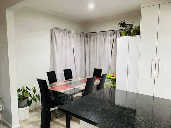 37 Hallberry Road, Mangere East