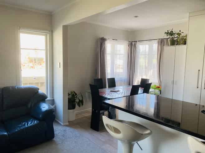 37 Hallberry Road, Mangere East