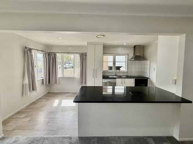 37 Hallberry Road, Mangere East