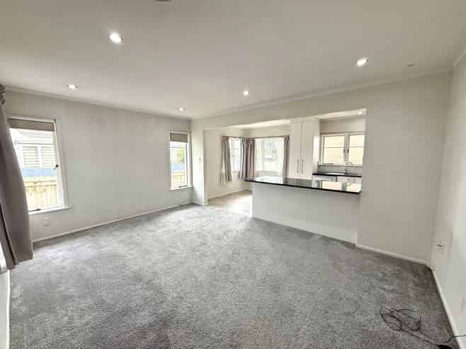37 Hallberry Road, Mangere East