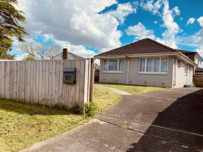 37 Hallberry Road, Mangere East