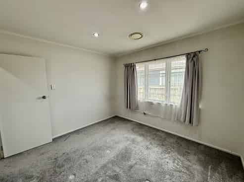 37 Hallberry Road, Mangere East