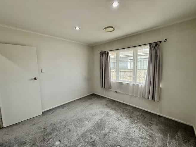 37 Hallberry Road, Mangere East