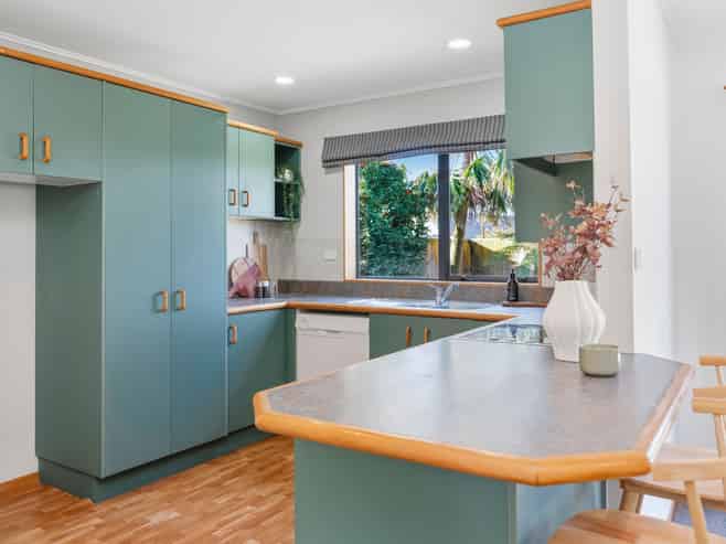 27 Newfield Drive, Fairview Downs