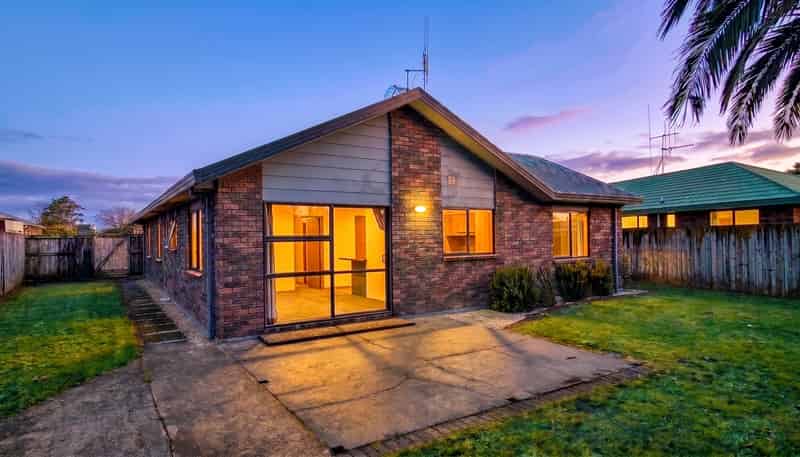 27 Newfield Drive, Fairview Downs