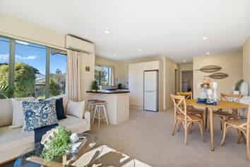 14/262 Centreway Road, Orewa