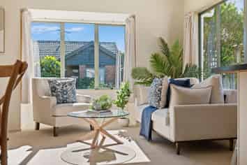 14/262 Centreway Road, Orewa