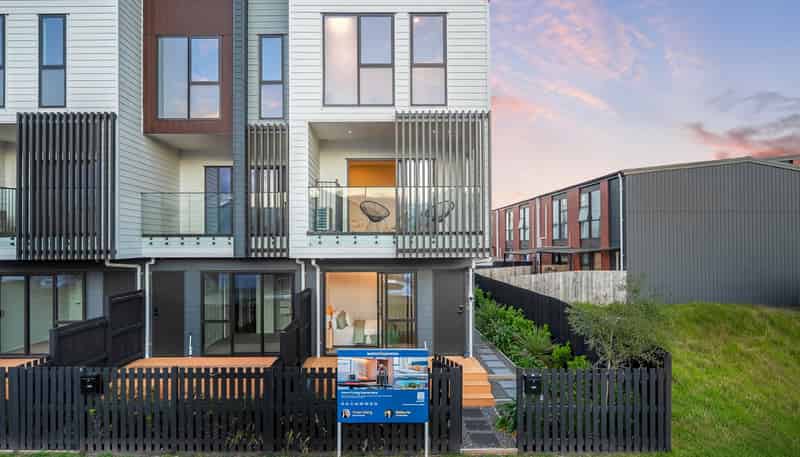 8 Pilot Drive, Hobsonville