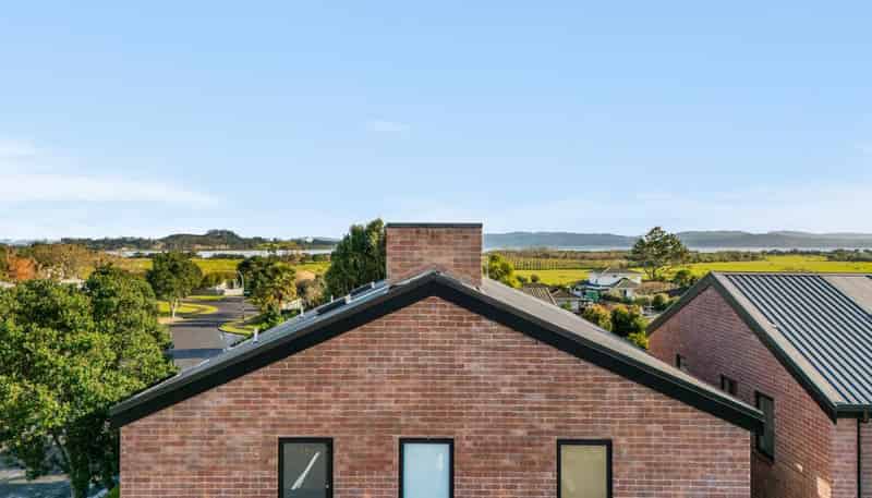 8/17 Matapouri Road, Mangere Bridge