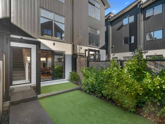 2/50 Stewart Street, Christchurch Central