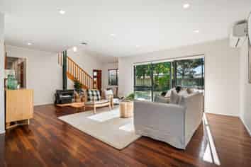 48 Lakeside Drive, Orewa