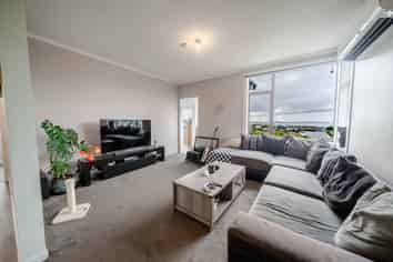 34 Theodore Street, Bluff