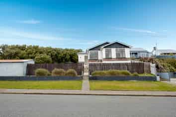 34 Theodore Street, Bluff