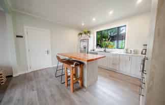 34 Theodore Street, Bluff