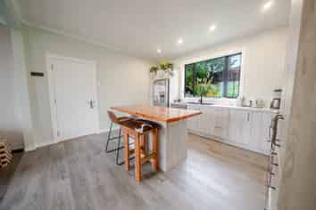34 Theodore Street, Bluff