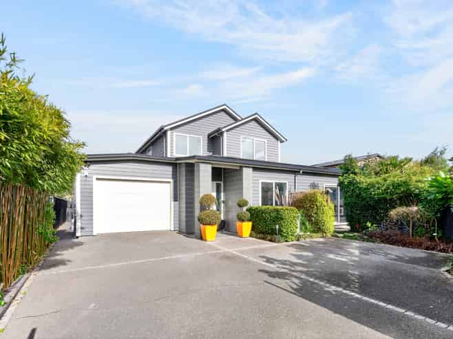 122D Waterloo Road, Hutt Central