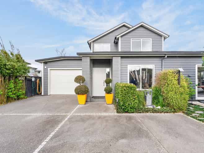 122D Waterloo Road, Hutt Central