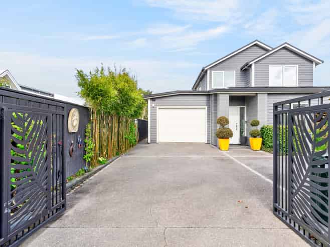 122D Waterloo Road, Hutt Central