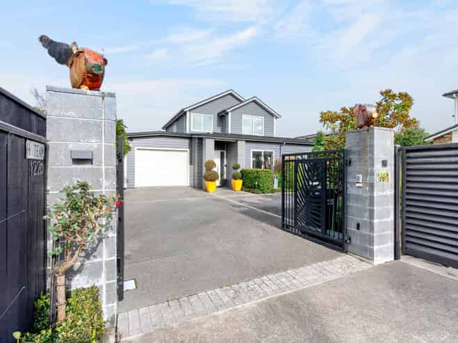 122D Waterloo Road, Hutt Central