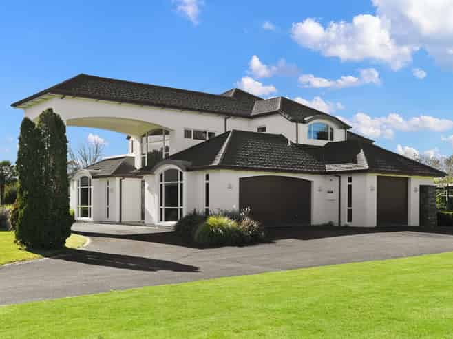 270 Holmwood Drive, Ngahinapouri