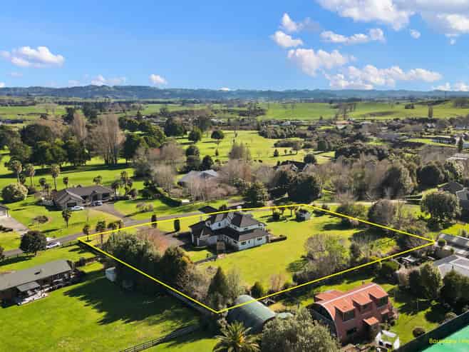 270 Holmwood Drive, Ngahinapouri