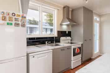 8 Sunrise Avenue, Owhata