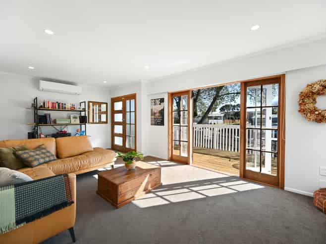 26 Deanwell Avenue, Deanwell