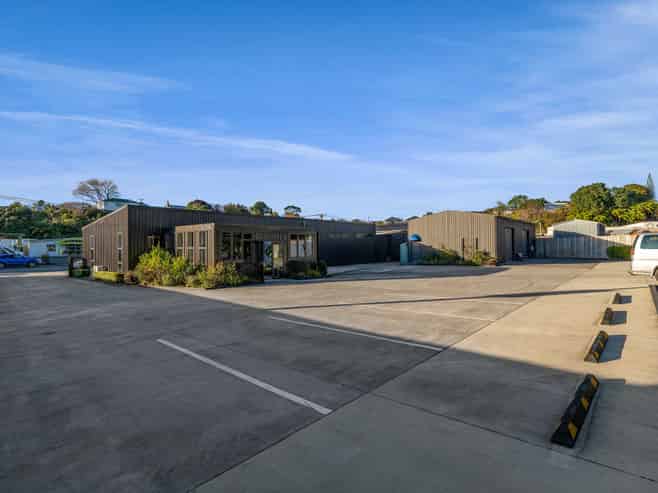 Modern investment with award winning tenant