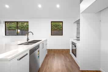 2 Kahurangi Road, HALSWELL