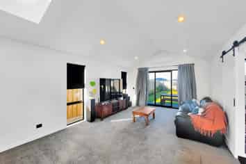 8 Cousins Street, Ravenswood