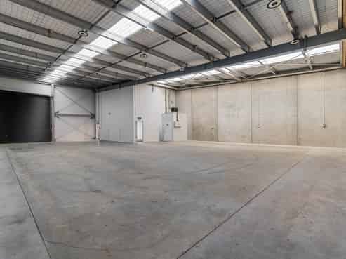Modern, practical industrial premises