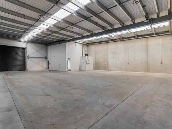 Modern, practical industrial premises