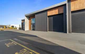 Modern, practical industrial premises