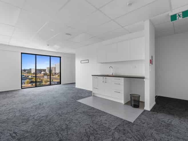 Modern, practical industrial premises