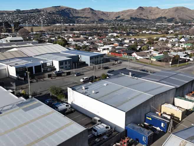 Warehouse, office and live-work accommodation