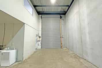 COMPACT HIGH STUD INDUSTRIAL ON LAMBIE
