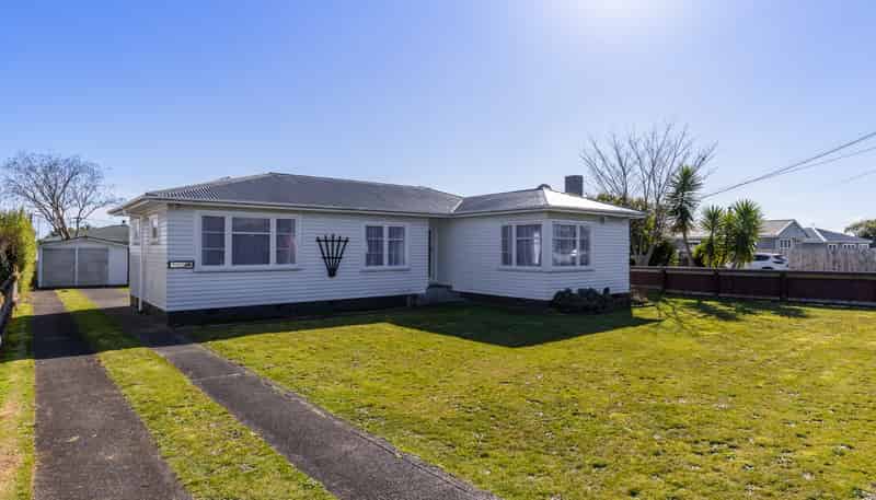 11 Bartholomew Road, Levin