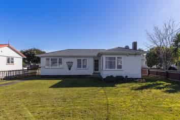 11 Bartholomew Road, Levin