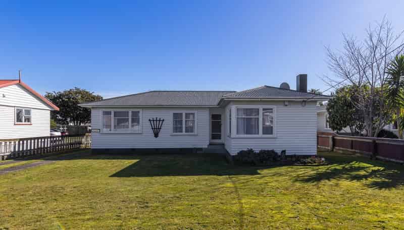11 Bartholomew Road, Levin
