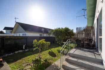 2/120 Nayland Road, Stoke