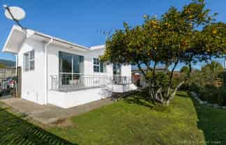 2/120 Nayland Road, Stoke
