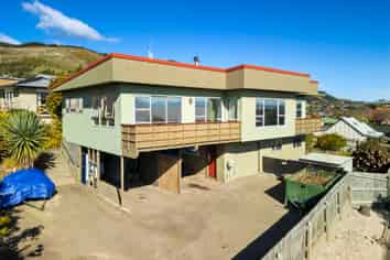 9 Farnham Drive, Richmond