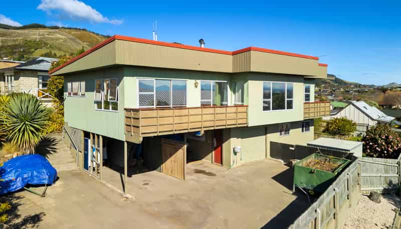 9 Farnham Drive, Richmond