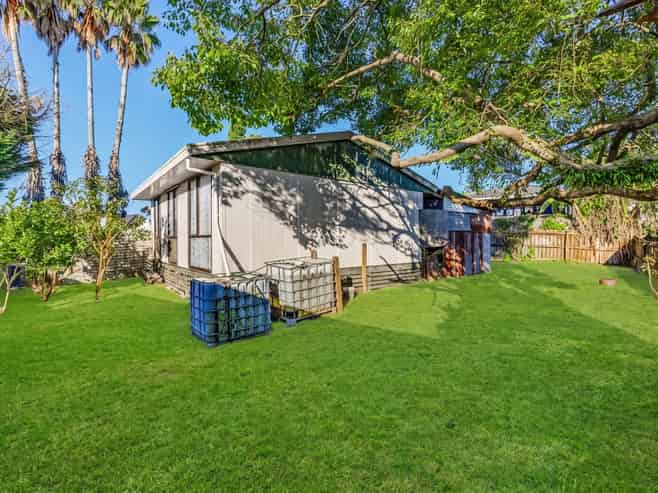 4 Barneys Farm Road, Clendon Park