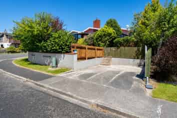 16 Kinmont Crescent, Mosgiel