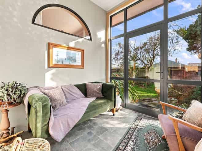 55 Royal Crescent, Saint Kilda