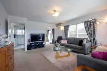 1/16 Longbill Place, Glendene