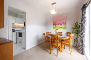 1/16 Longbill Place, Glendene